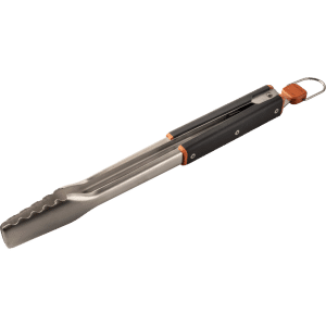 קצוות משוננים של מלקחי Traeger לאחיזה יציבה במזון על הגריל