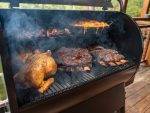 מעשנת בשר מקצועית לבית ולחצר של חברת Traeger Grills, שבבי עץ לעישון, גריל בשר וטאבון דגם פרו 780