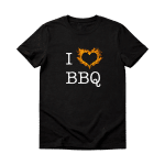 חולצת טי-שירט שחורה מקולקציית Traeger עם הדפס לב בוער והכיתוב I BBQ